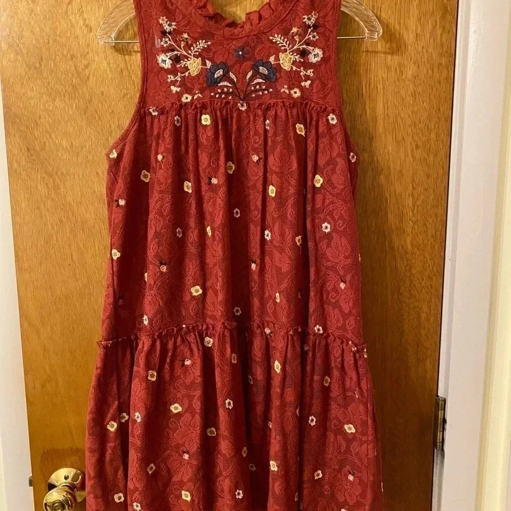 Francesca’s M mi ami Rust Sleeveless Lace Embroidered Tiered Doll Dress - Picture 9 of 10